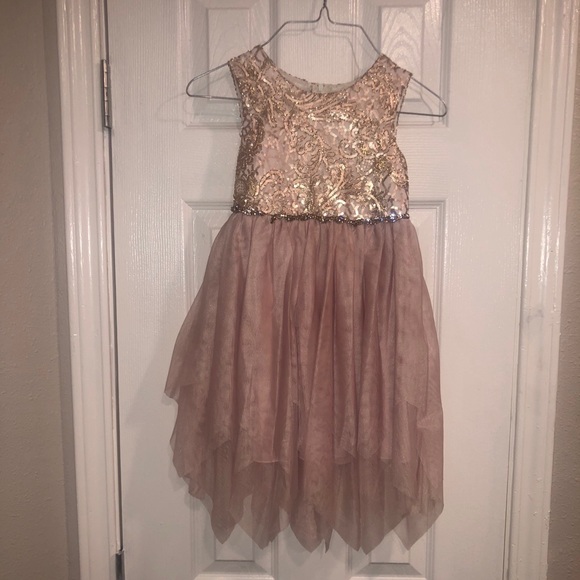 Girls Size 5 Dress. - Picture 1 of 3